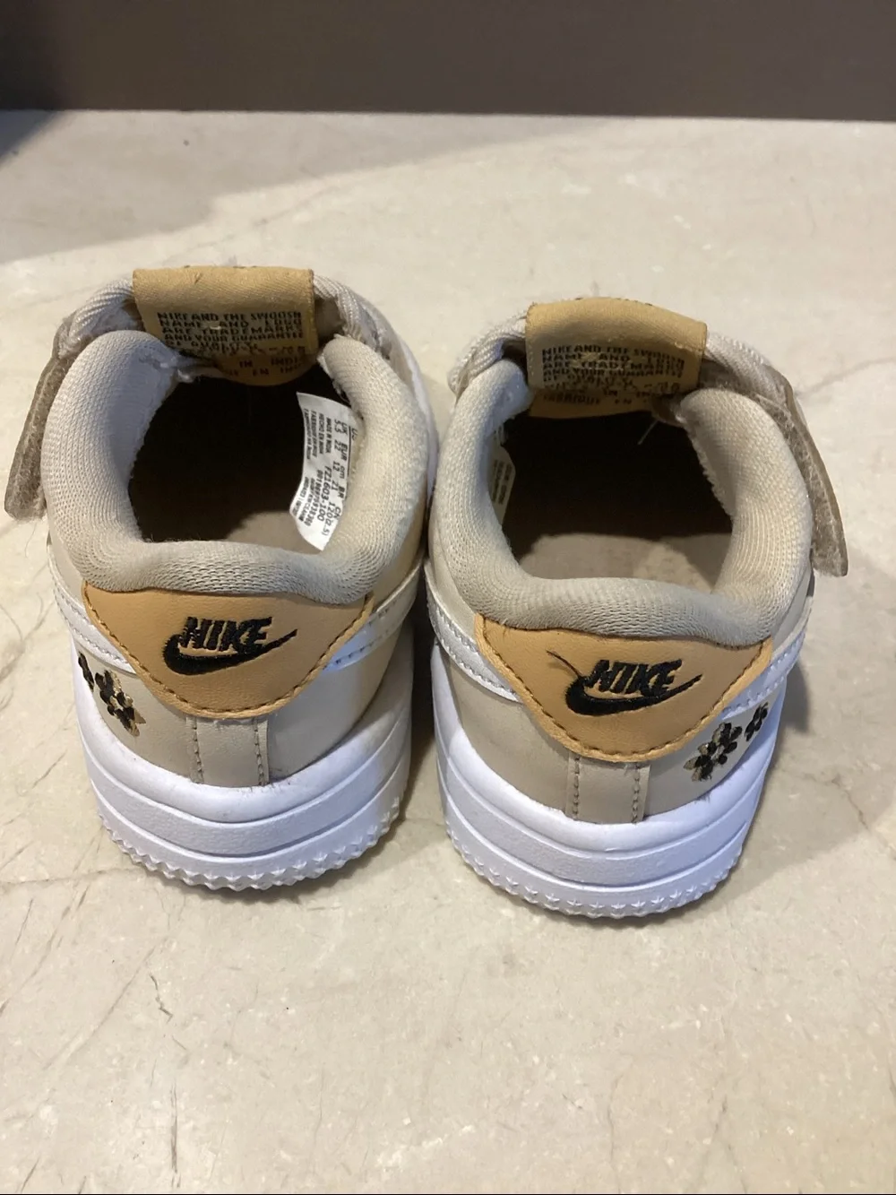 Nike Force 1 Low SE EasyOn TD Powered By Flowers in Sandrift color toddler size6